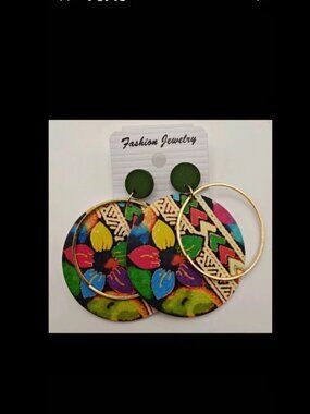 Hand Painted Wooden Round Screw in Earrings New